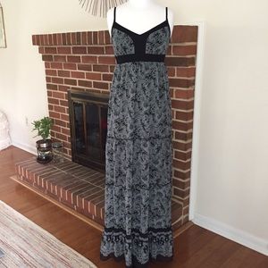 Guess black/white tiered maxi dress